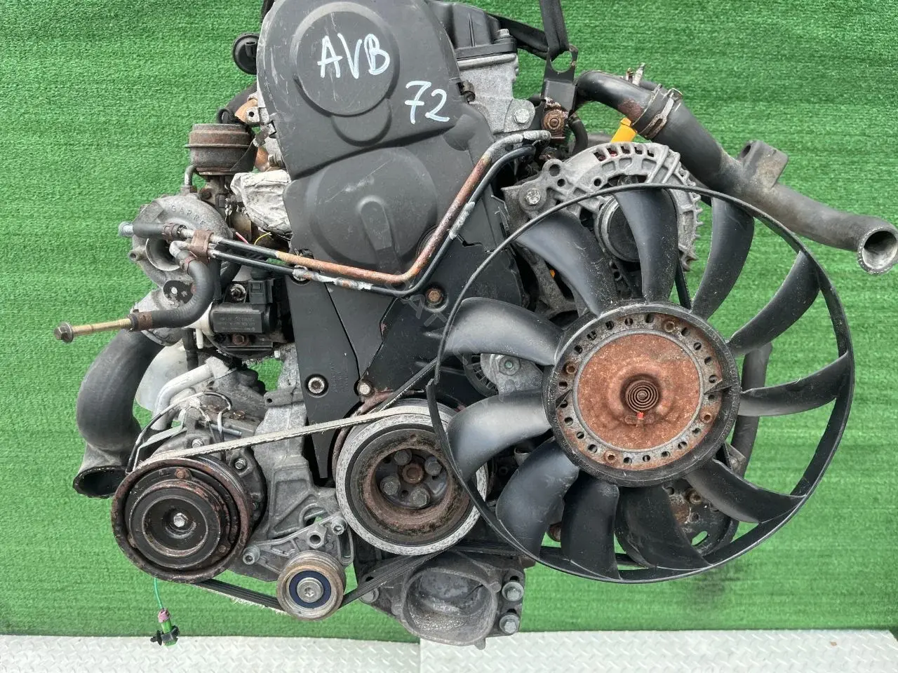 Двигатель в сборе AVB