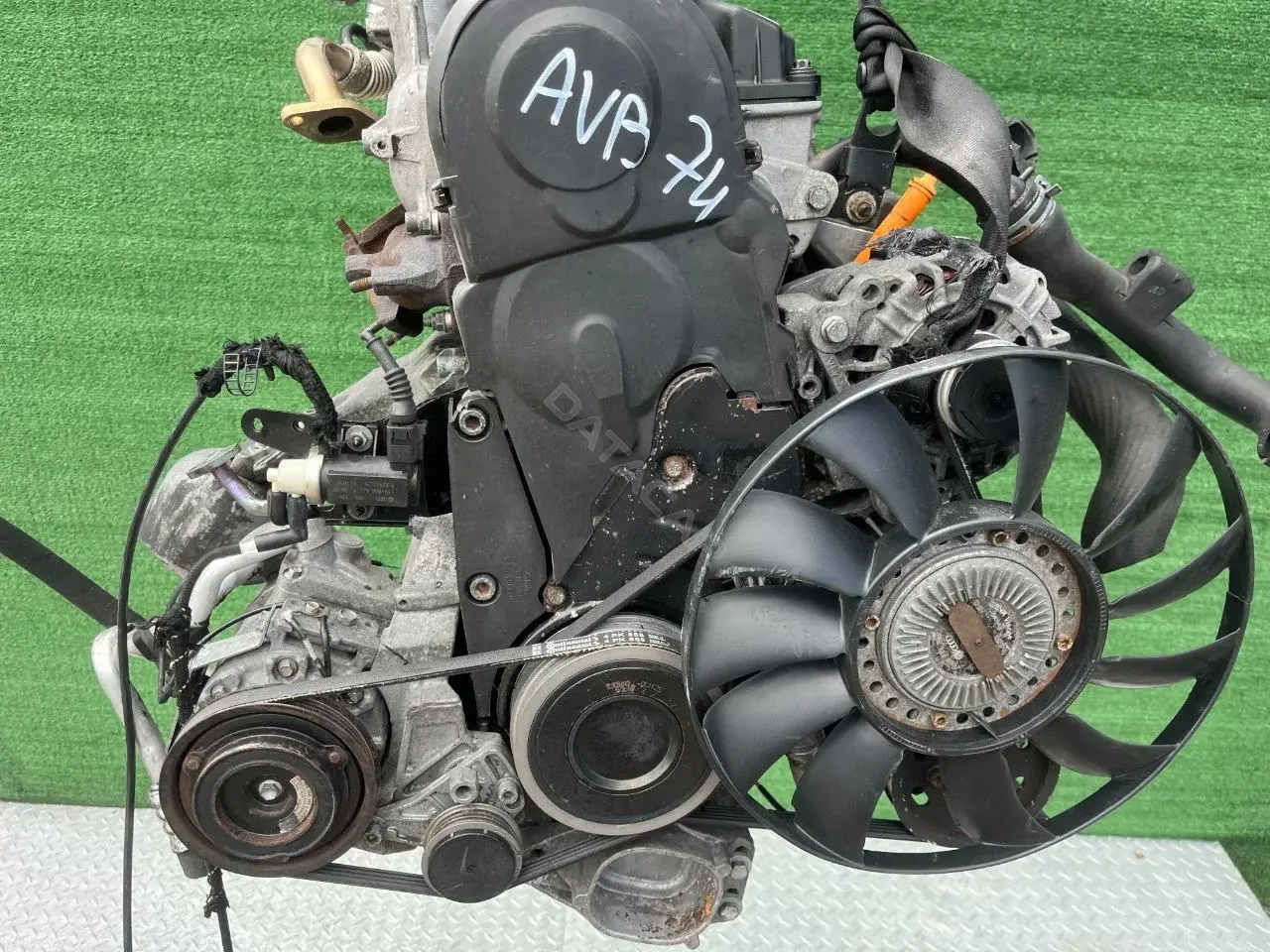 Двигатель в сборе AVB