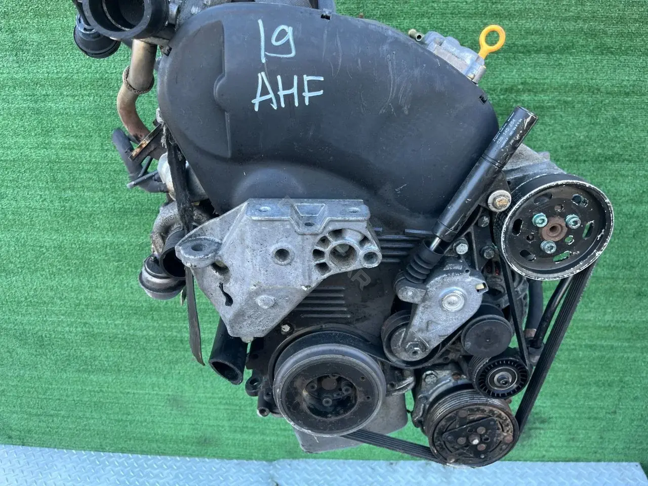 Двигатель в сборе AHF