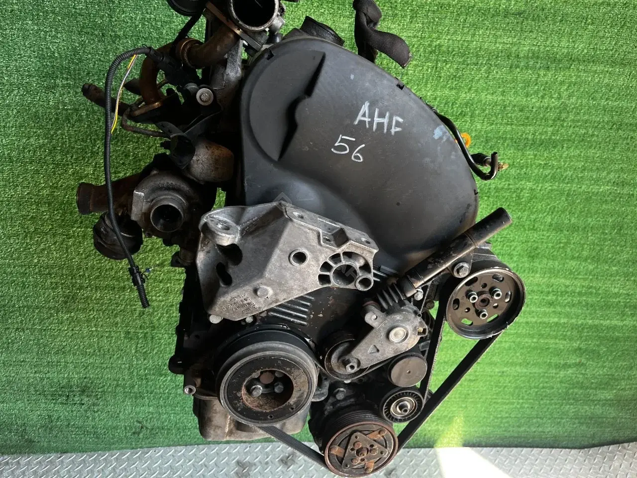 Двигатель в сборе AHF