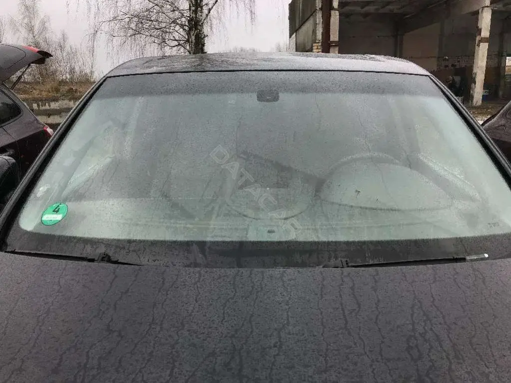 Стекло лобовое 52785772
