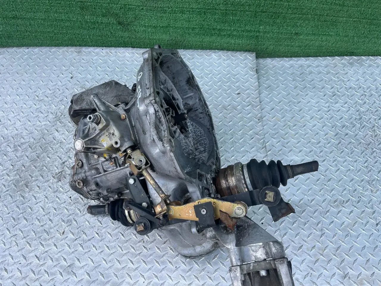 Механическая коробка передач (МКПП) F18