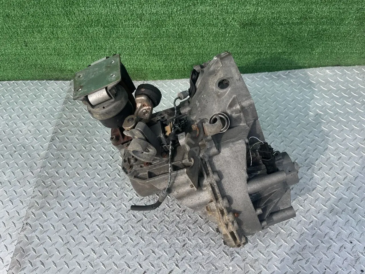 Механическая коробка передач (МКПП) 957T7F096