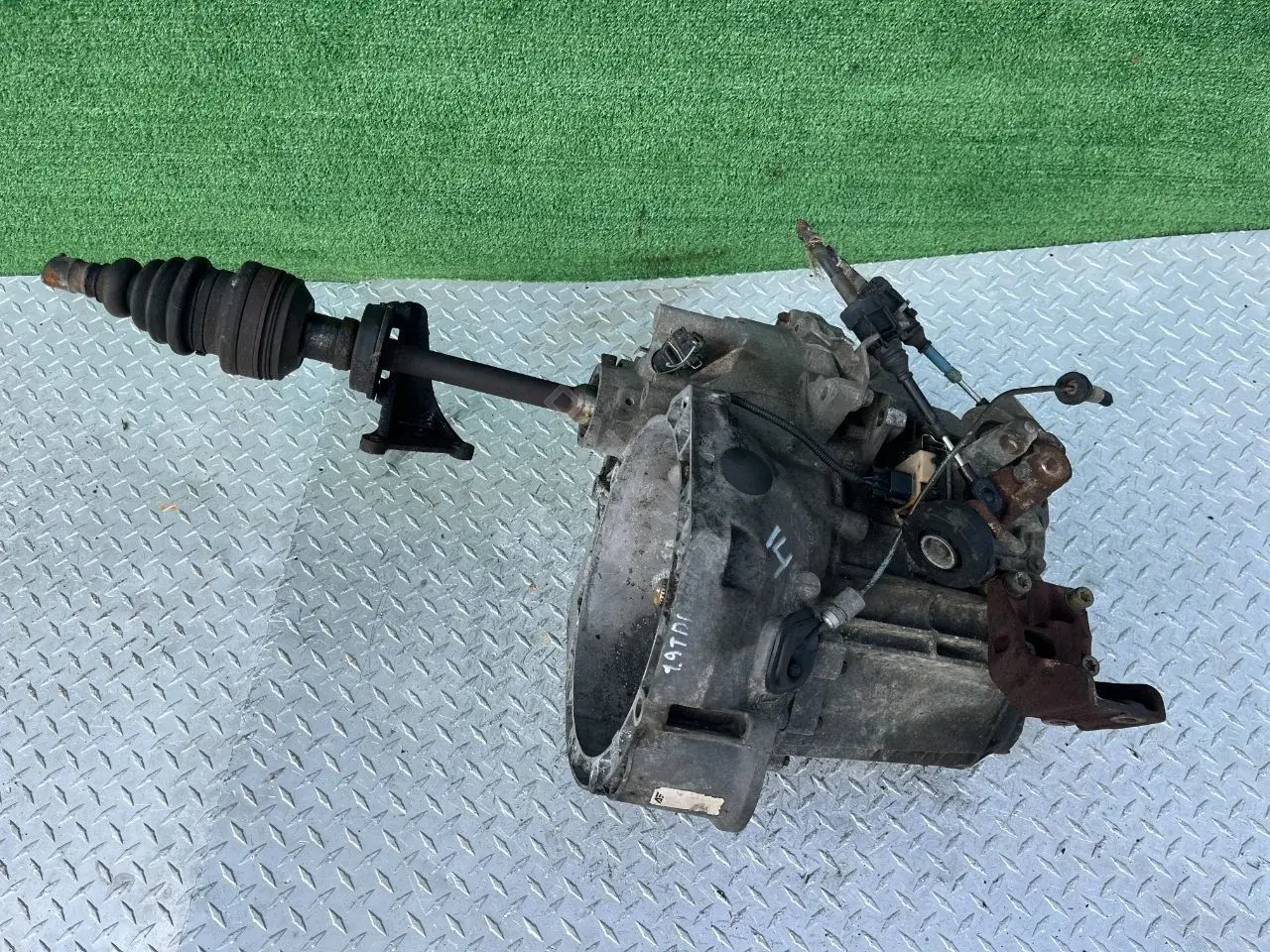 Механическая коробка передач (МКПП) 957T7F096