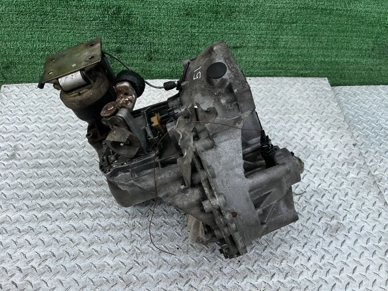 Механическая коробка передач (МКПП) 957T7F096
