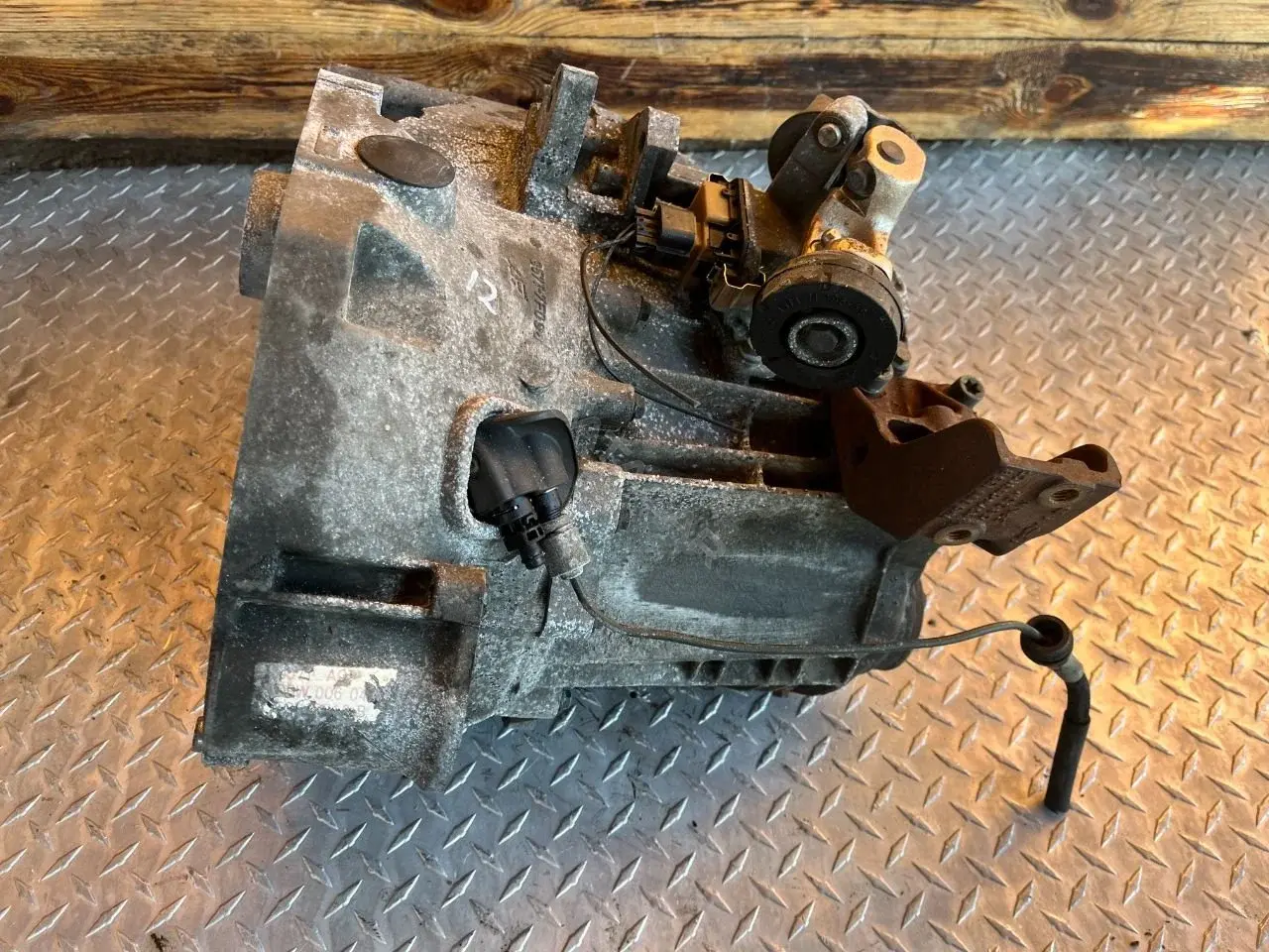 Механическая коробка передач (МКПП) 957T7F096