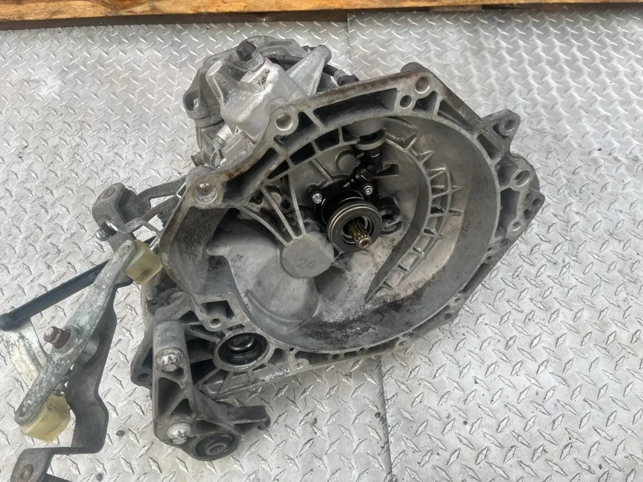 Механическая коробка передач (МКПП) 90400206, R90400209