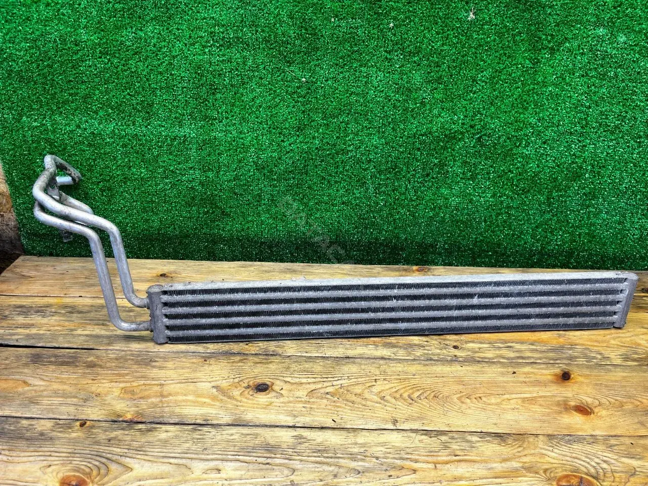 Масляный радиатор двигателя 7L5422885B