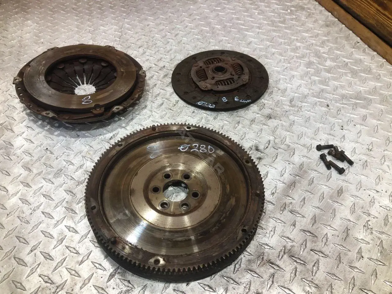 Комплект сцепления 028141034B, 037105272C, 95VW7550M1A