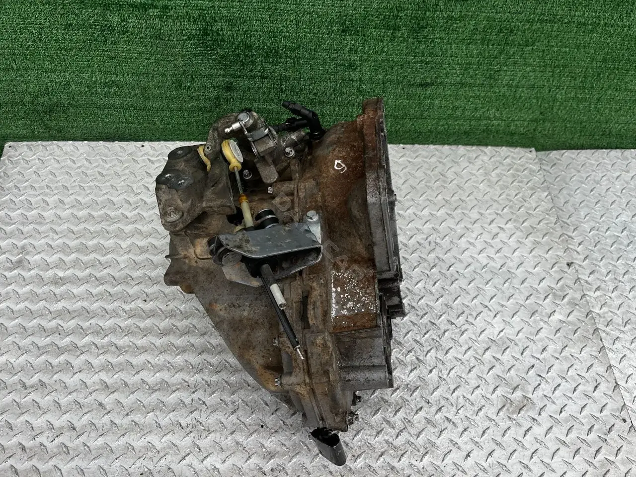 Механическая коробка передач (МКПП) F40