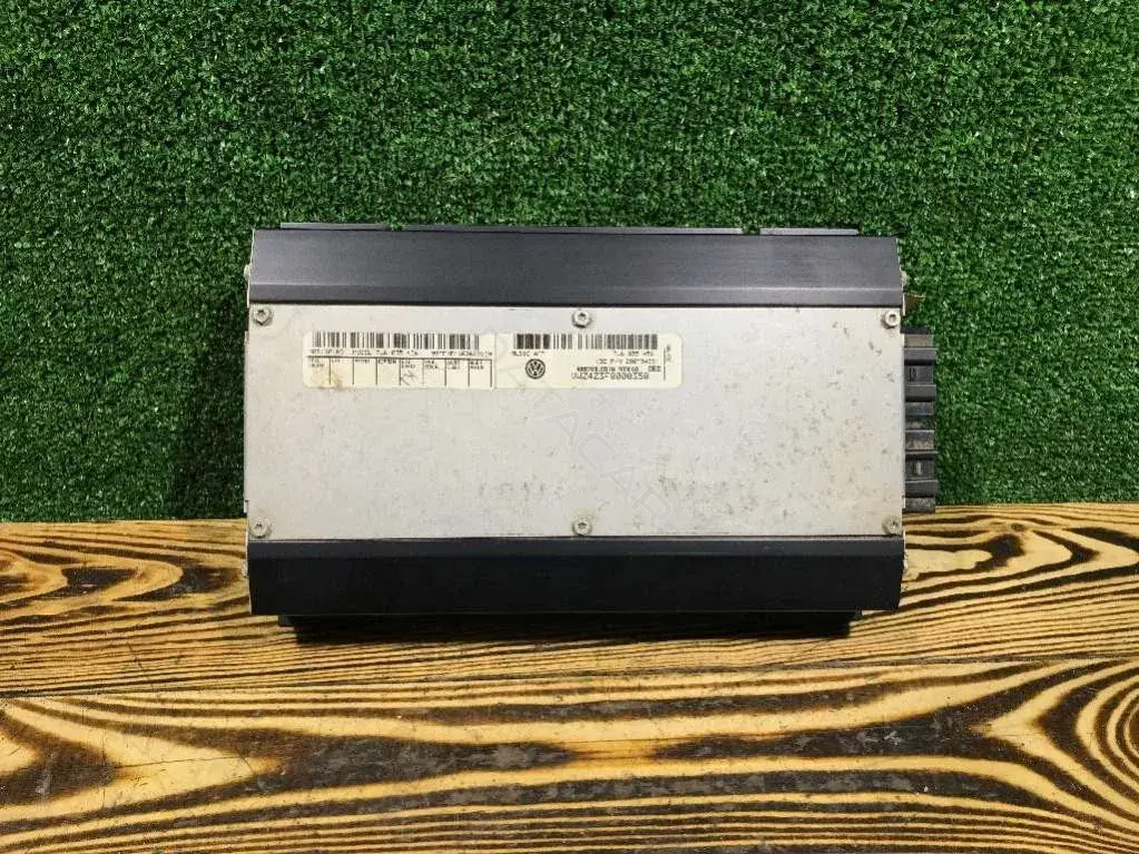 Усилитель музыкальный 7L6035456