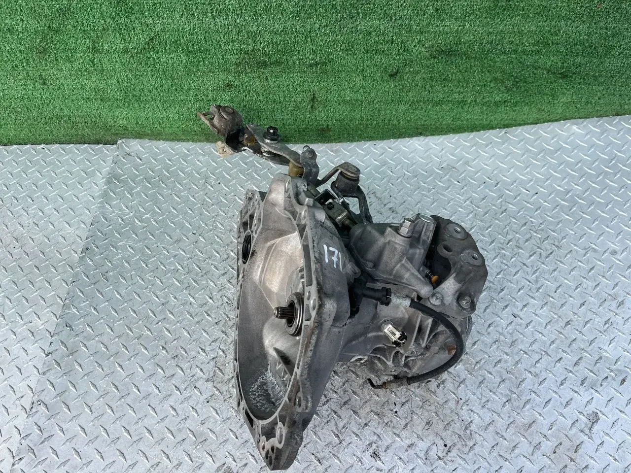 Механическая коробка передач (МКПП) F13W355
