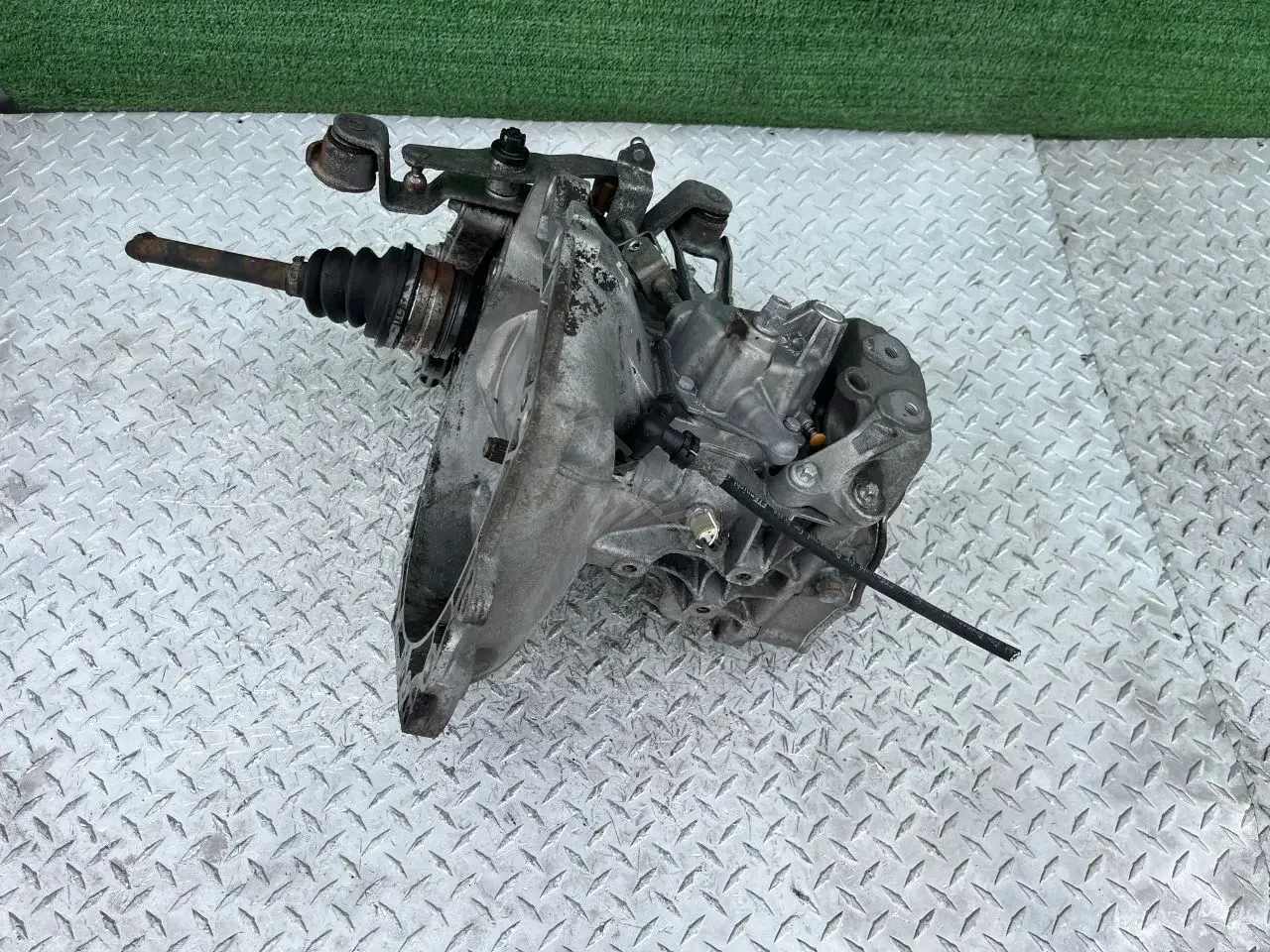 Механическая коробка передач (МКПП) F13W355