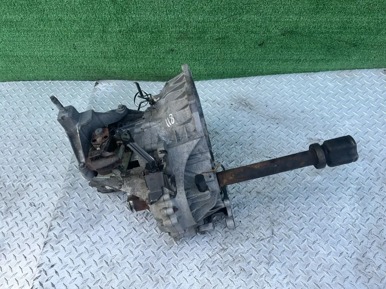 Механическая коробка передач (МКПП) 2S4R7002MA