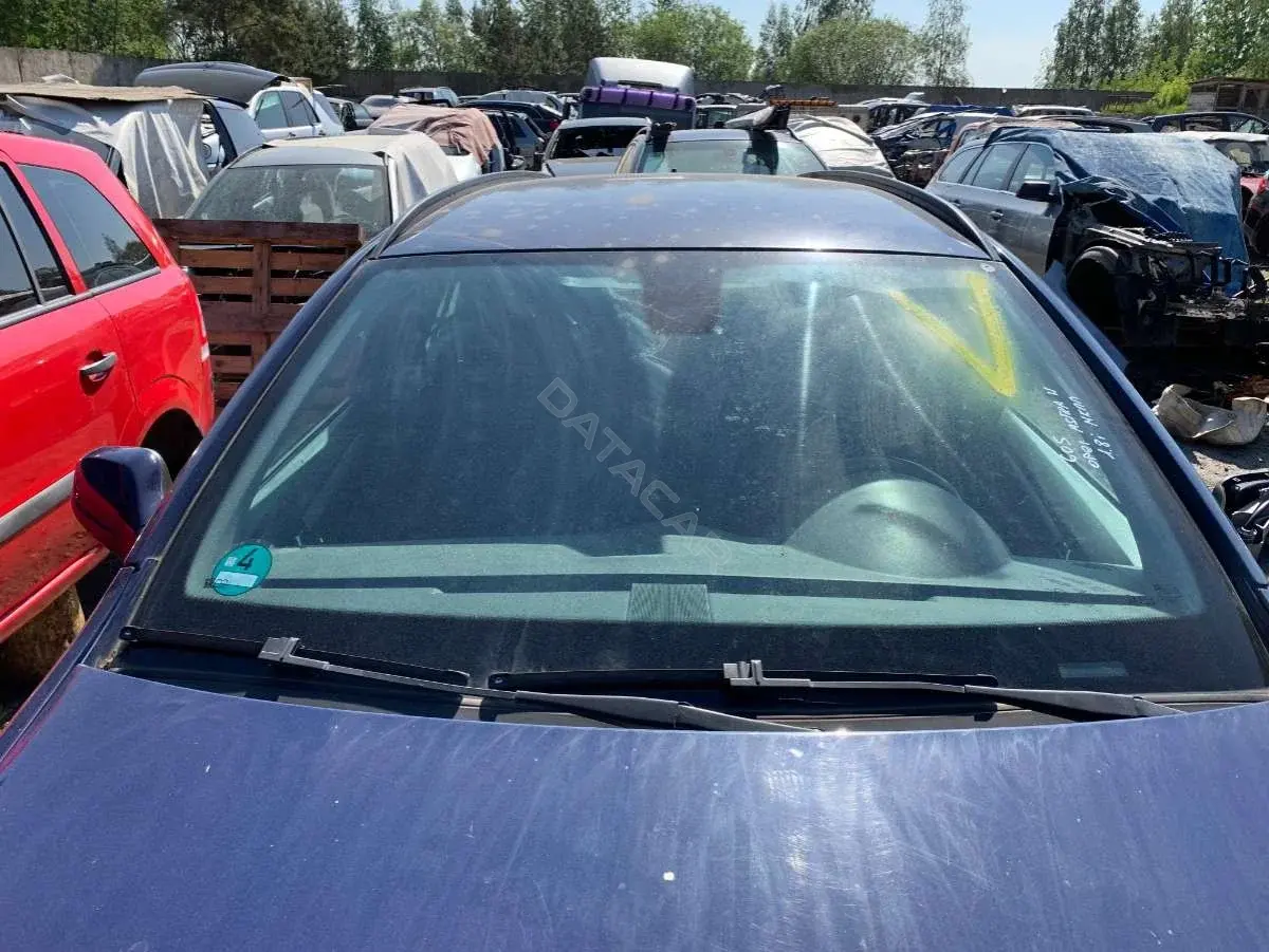 Стекло лобовое 78562201