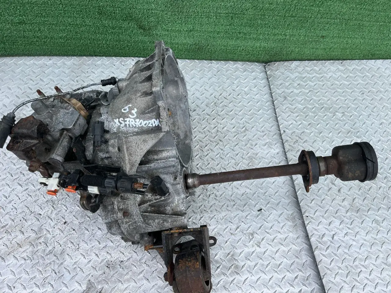 Механическая коробка передач (МКПП) XS7R7002DA