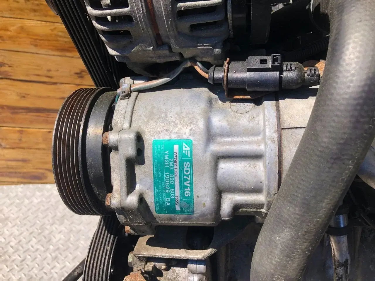 Компрессор кондиционера 7M3820803, YM2H19D629BA