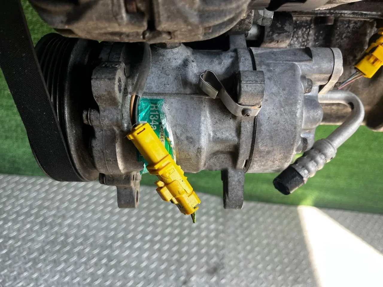 Компрессор кондиционера SD6V12