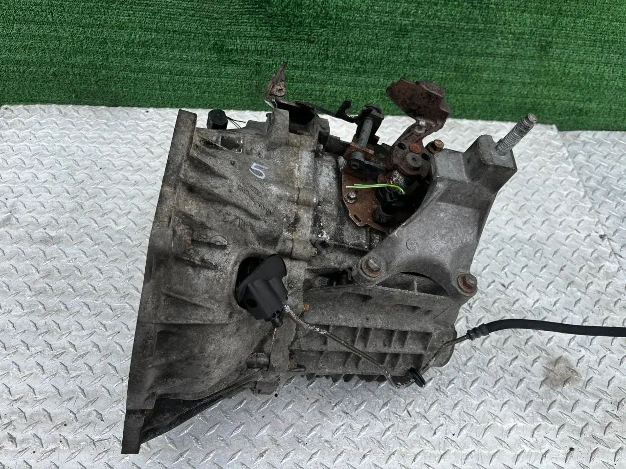 Механическая коробка передач (МКПП) 2S4R7002MA