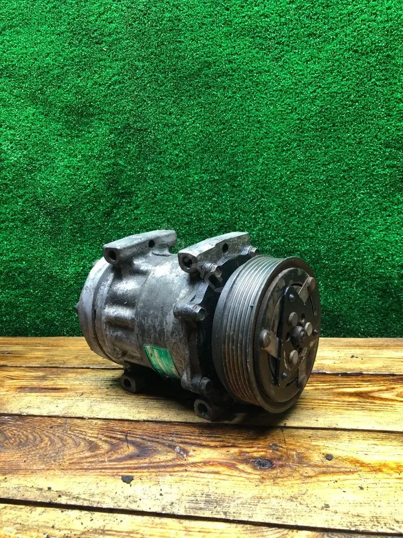 Компрессор кондиционера 8200040681, D709AS2