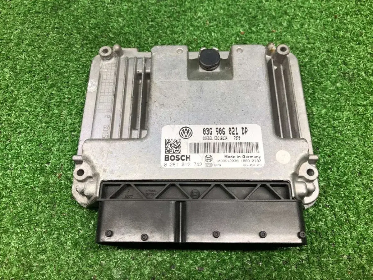 Блок управления двигателем 0281012742, 03G906021DP