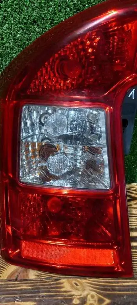 Задние фонари 92402-100