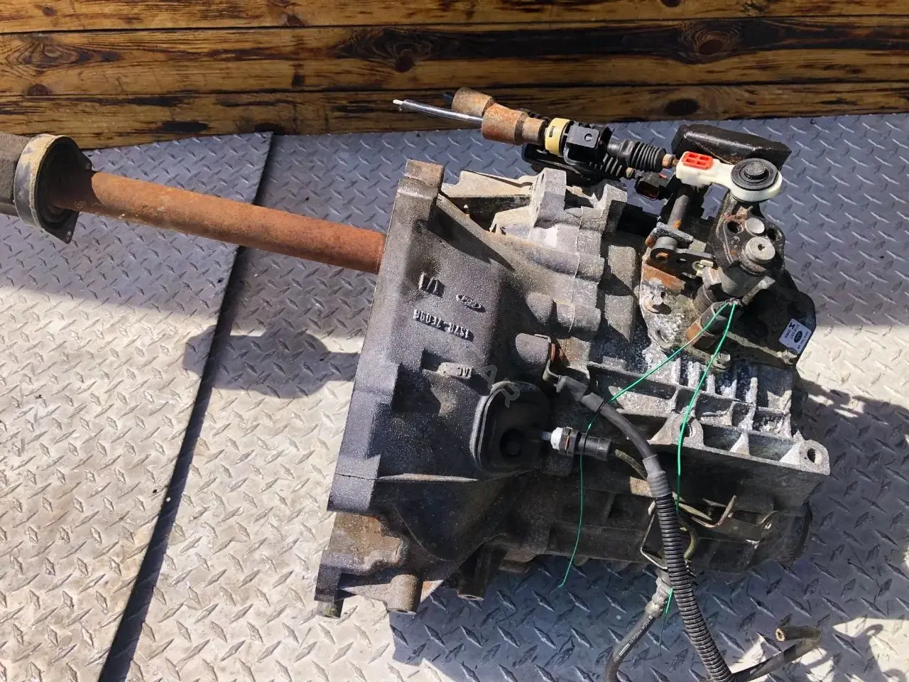 Механическая коробка передач (МКПП) 4X4R7002AA, T1GF2