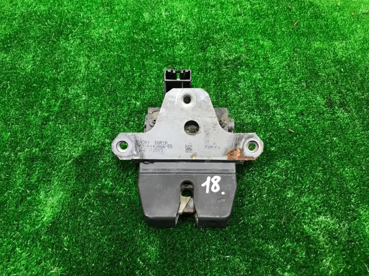 Замок крышки багажника 8M51R442A66EB