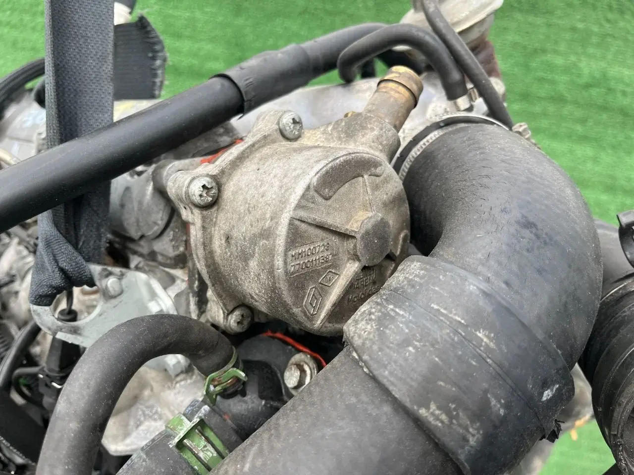 Вакуумный насос 7700111387