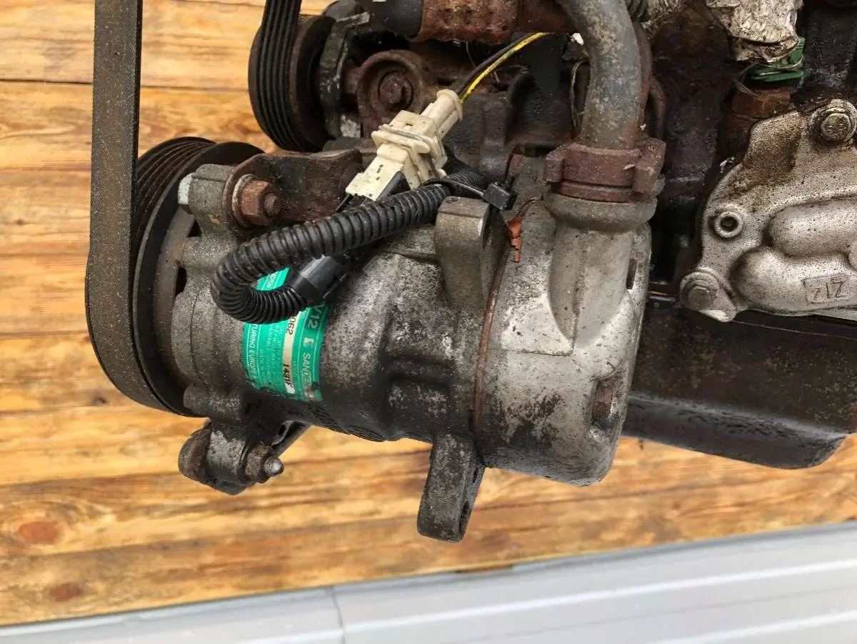 Компрессор кондиционера SD6V12