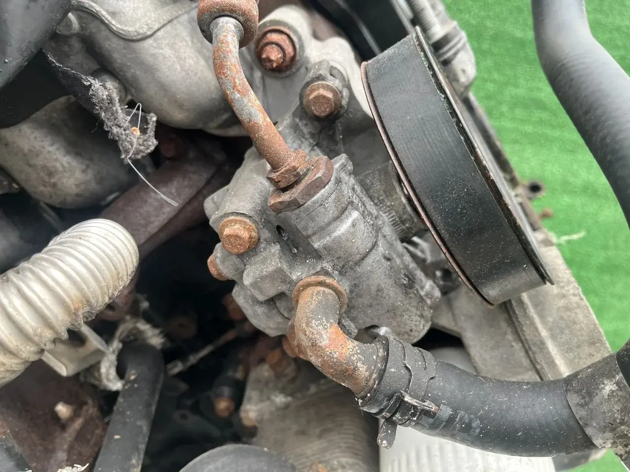 Насос гидроусилителя руля 2T143A696AG