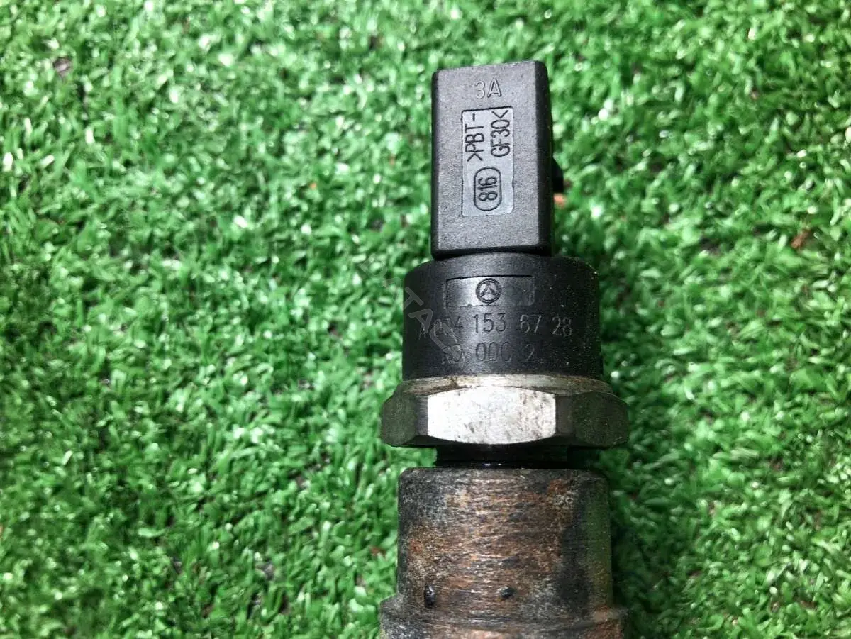 Регулятор давления топлива A0041536728, RD002