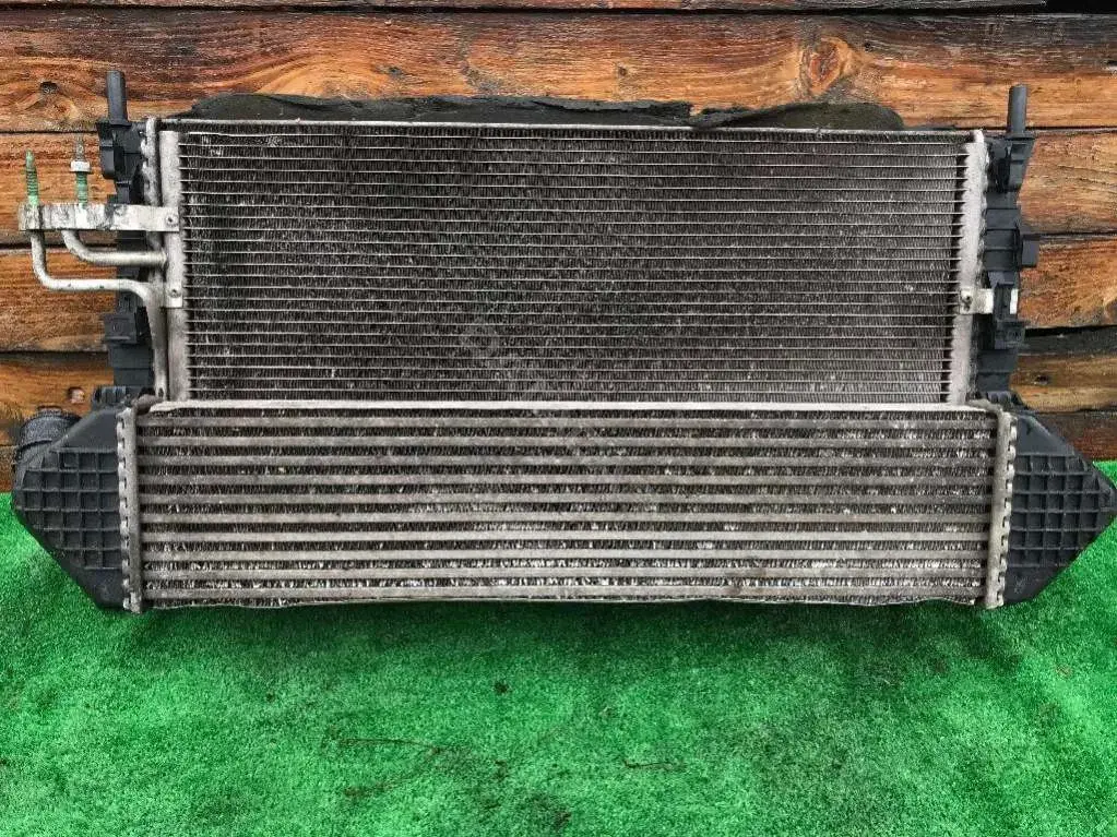 Интеркулер 8V619L440AC