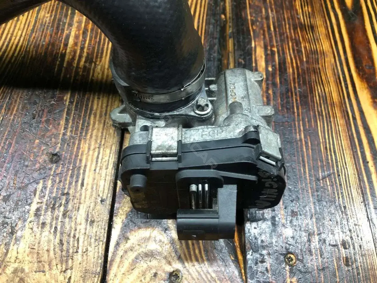 Дроссельная заслонка 67663747