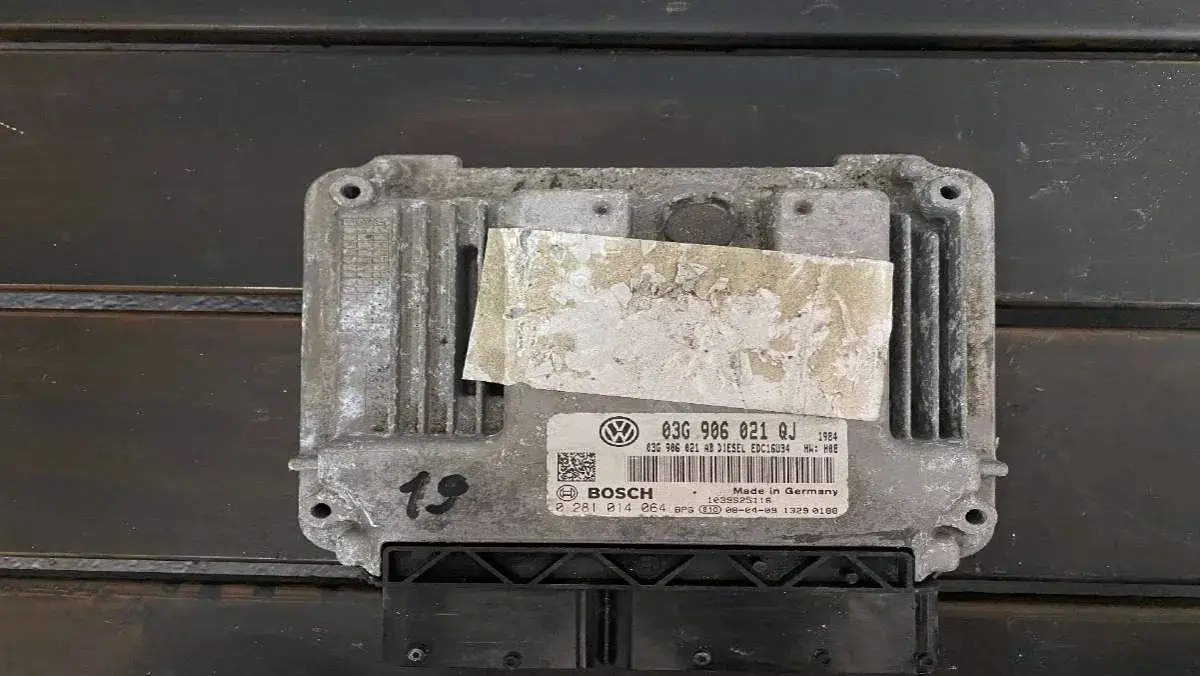 Блок управления двигателем 0281014064, 03G906021QJ