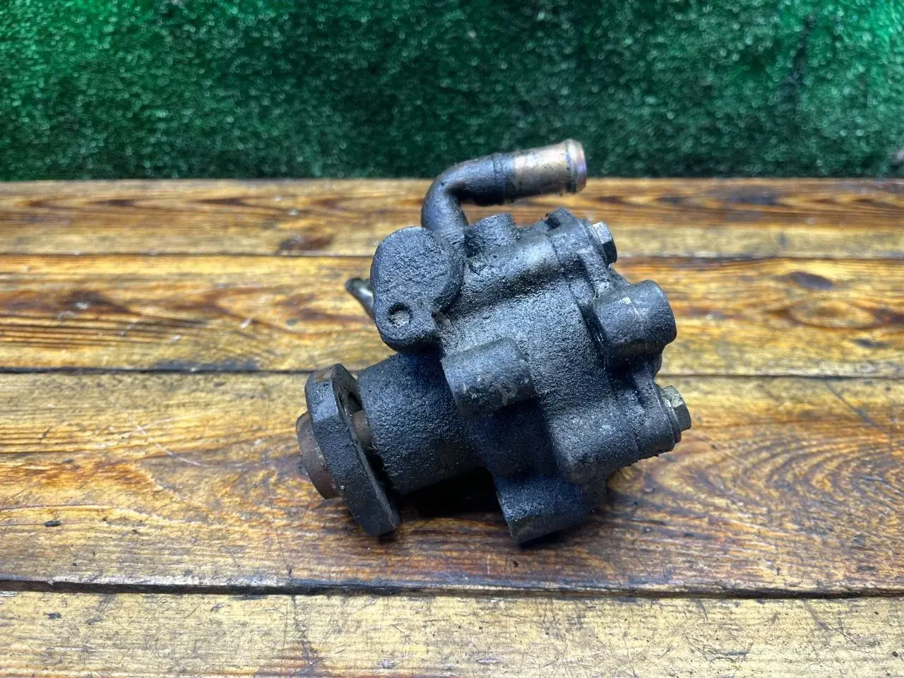 Насос гидроусилителя руля 98VW3A674AA