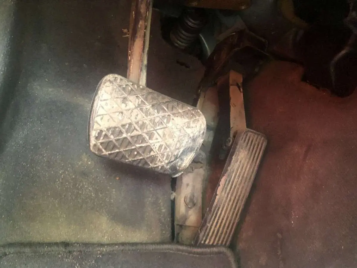 Педаль газа 81996583