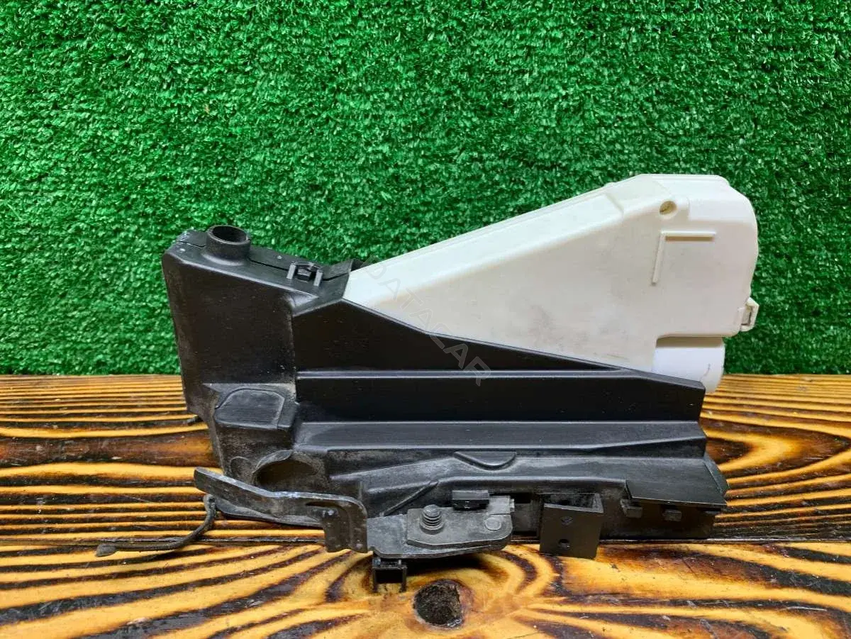 Замок двери 93BG220A20DD
