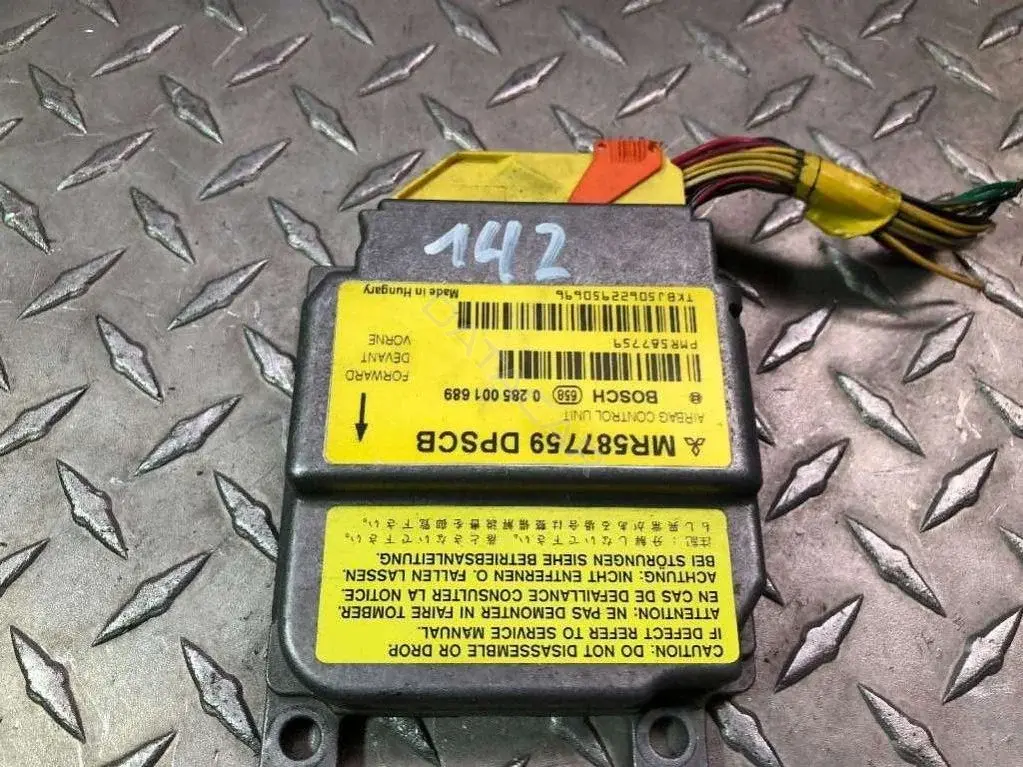 Блок управления двигателем MR587759