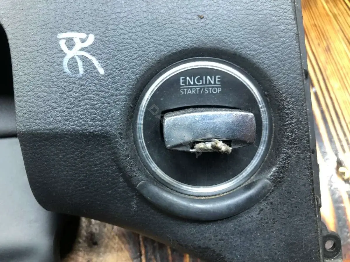 Замок зажигания 33303401, 3C0905843R