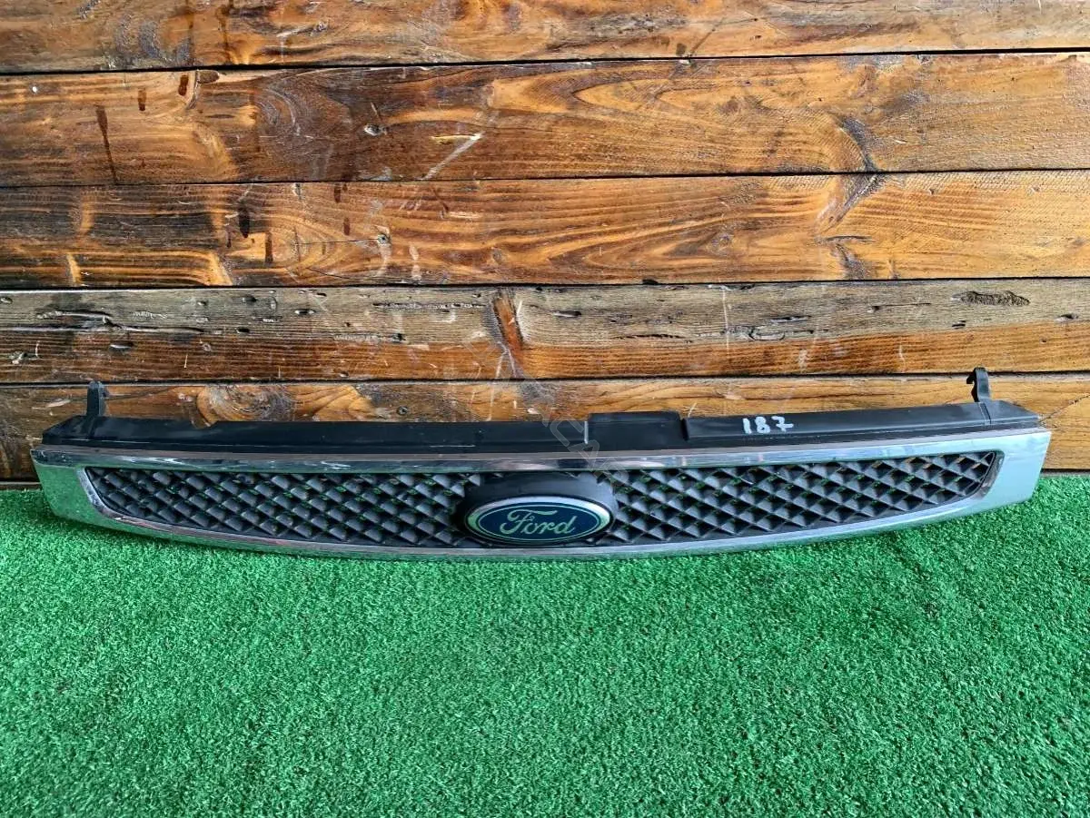 Решетка радиатора 2S61-8200BGW