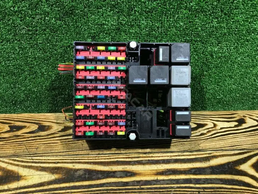Блок предохранителей 6S6Y14401MJD
