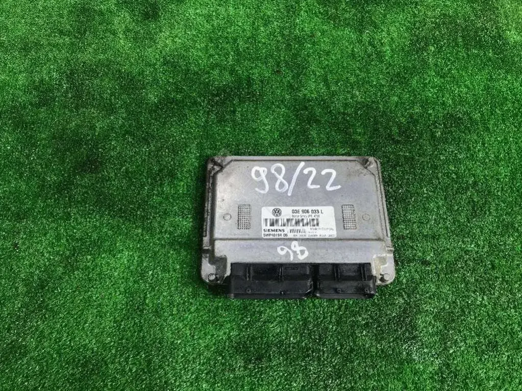 Блок управления двигателем 03E906033L, 5WP4019405
