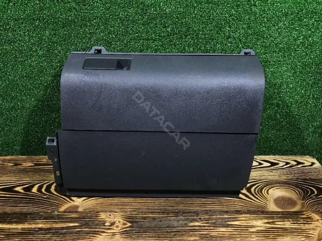 Бардачок 1T1857097B, 1T1857101A