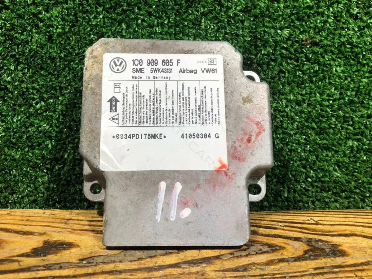 Блок управления подушками безопасности 1C0909605F