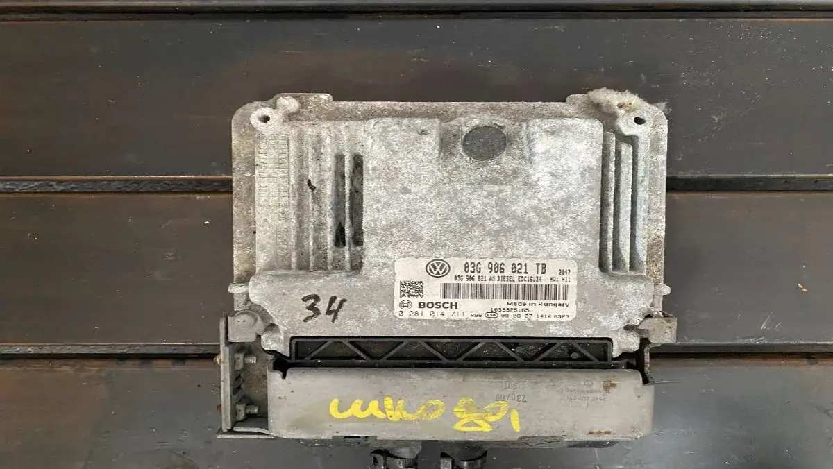 Блок управления двигателем 03G906021TB, BO028SCH1014711