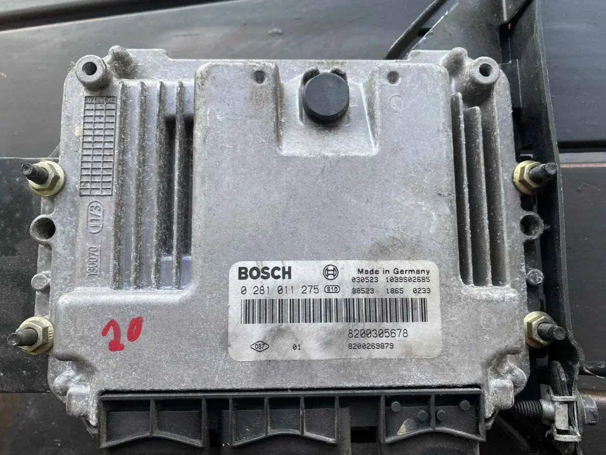 Блок управления двигателем 0281011275, 8200305678, Bosch