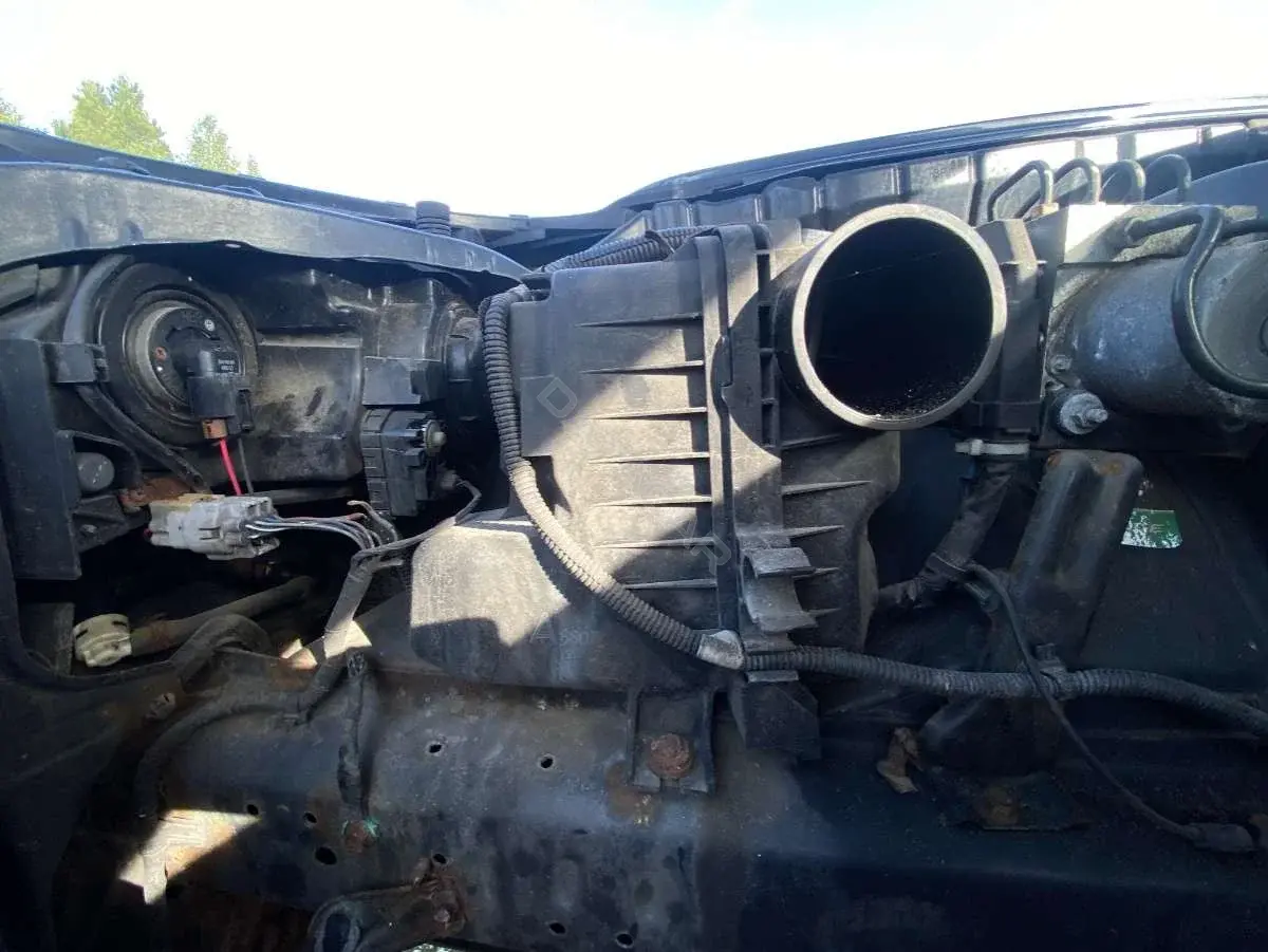 Корпус воздушного фильтра 64202148