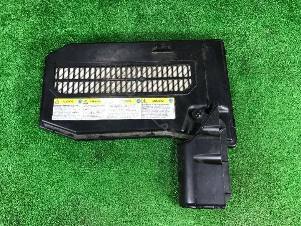 Крышка аккумулятора 7L0864643B