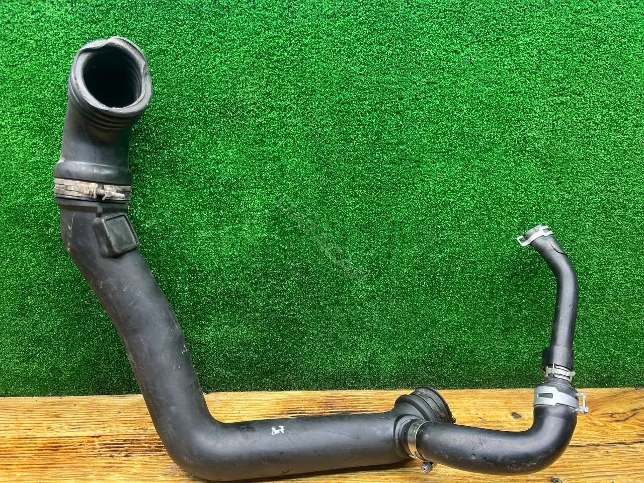 Патрубок интеркулера RF5C13230